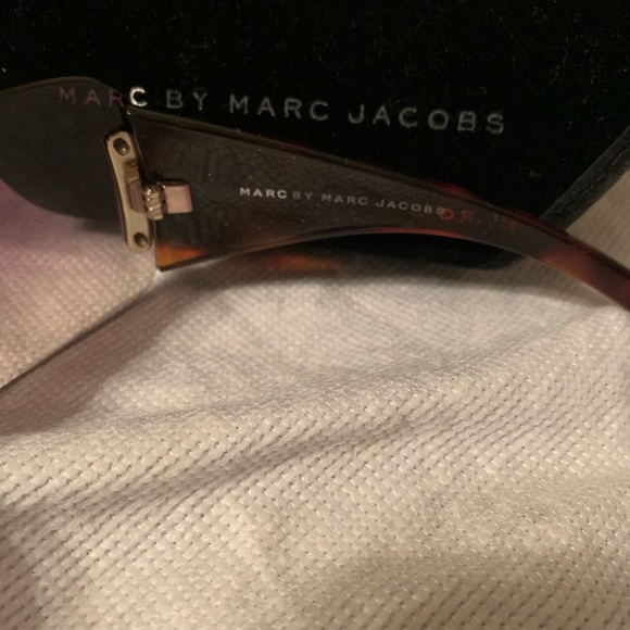 MARC BY MARC JACOBS sunglasses - Picture 2 of 6